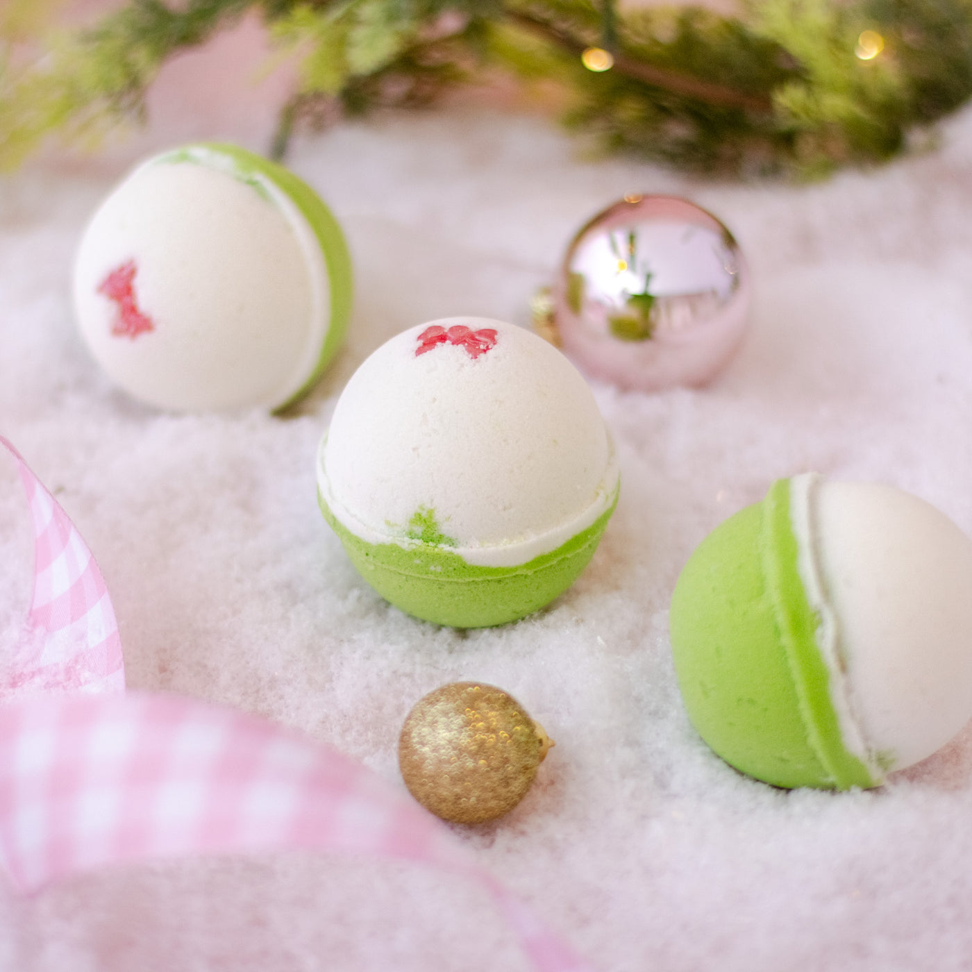 Mistletoe Kiss Bath Bomb