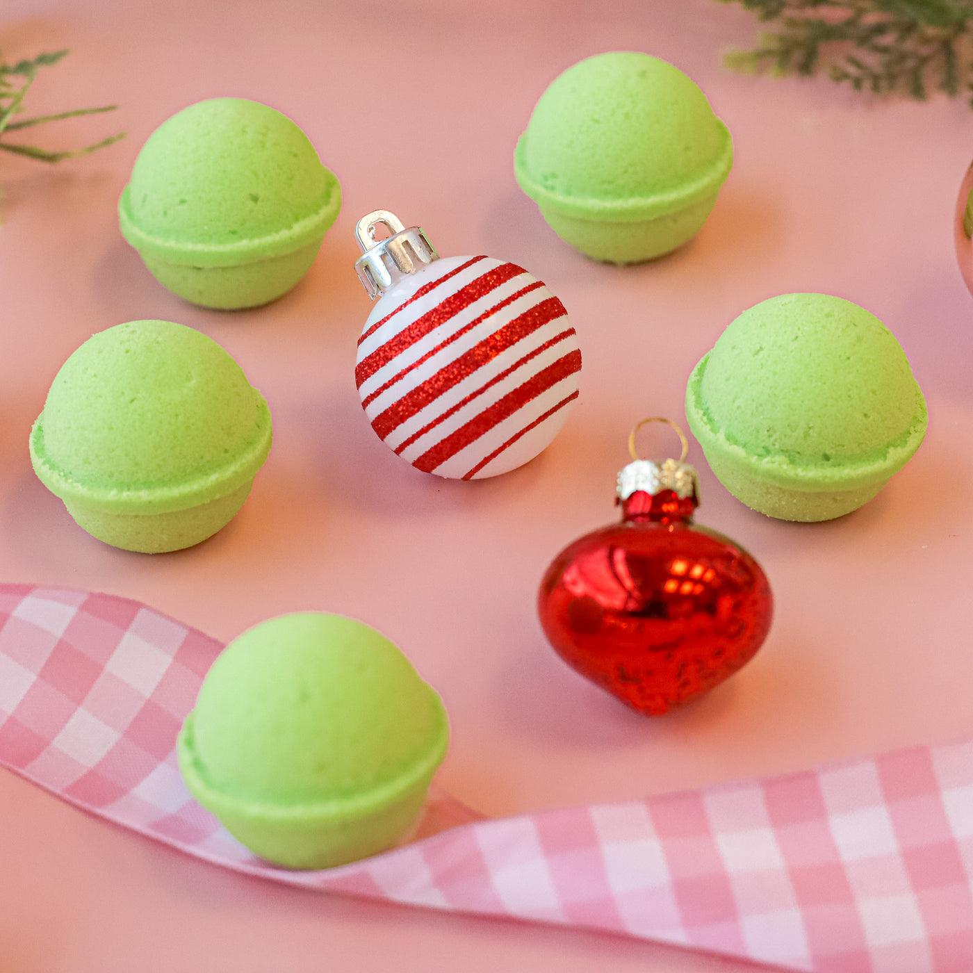 Mini Bath Bombs- Mistletoe Kiss (set of 6)