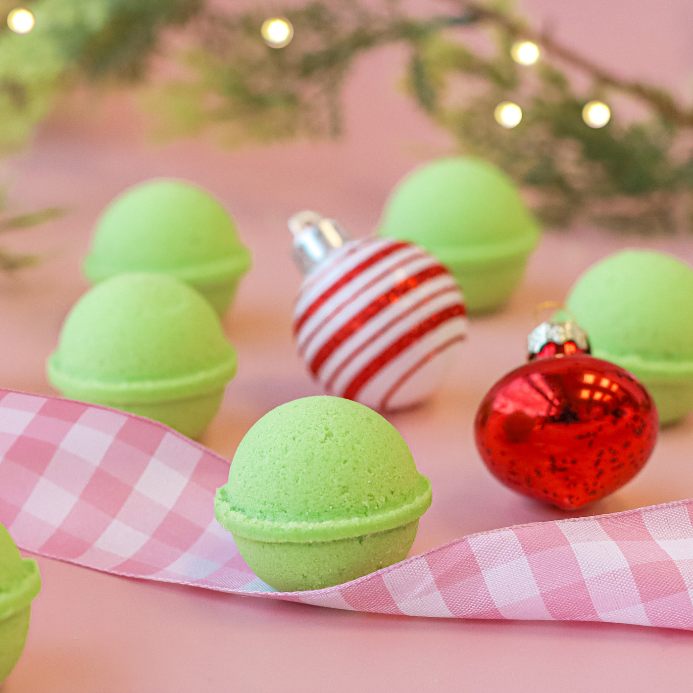 Mini Bath Bombs- Mistletoe Kiss (set of 6)