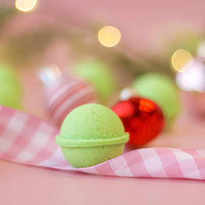 Mini Bath Bombs- Mistletoe Kiss (set of 6)